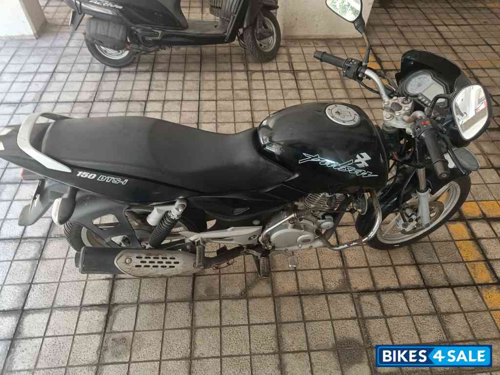 Black Bajaj Pulsar 150 DTSi