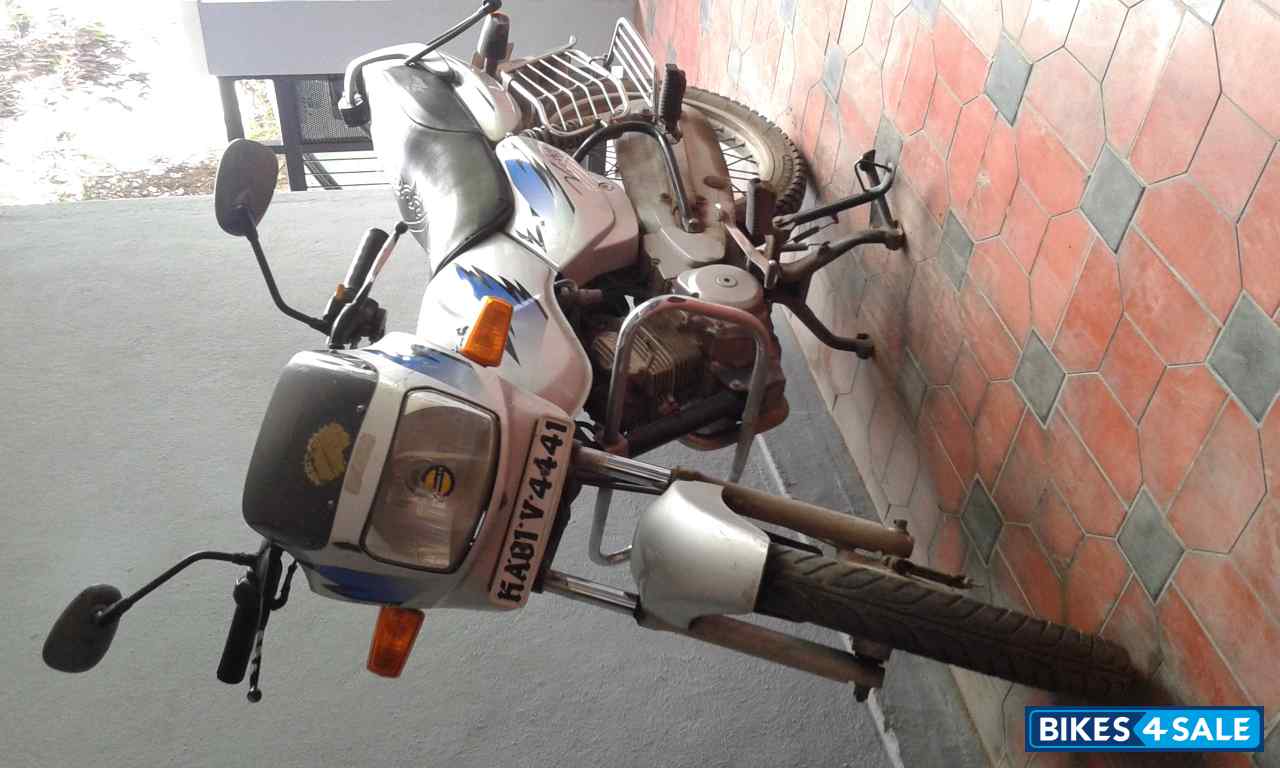 Silver TVS Victor GL