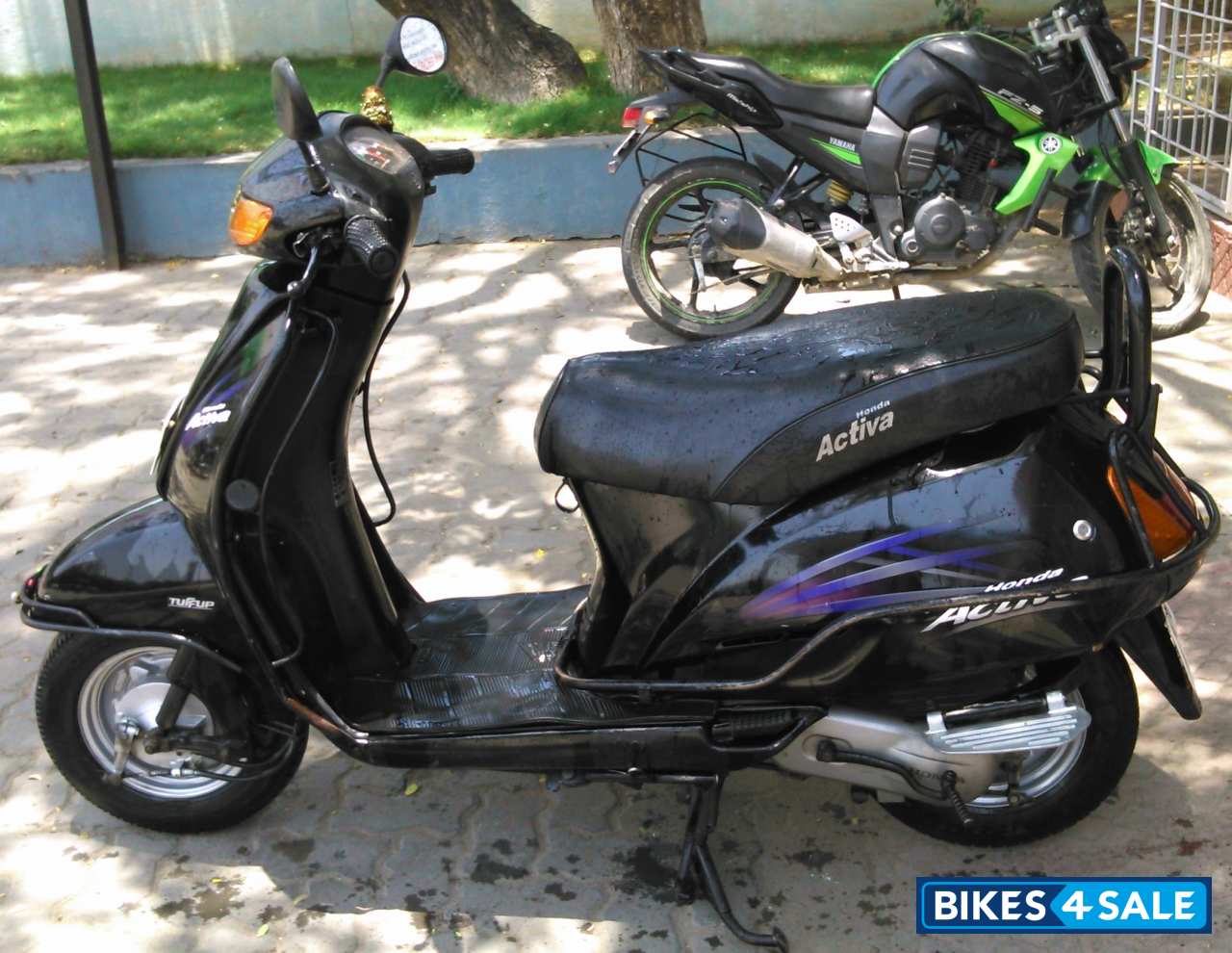 Black Honda Activa