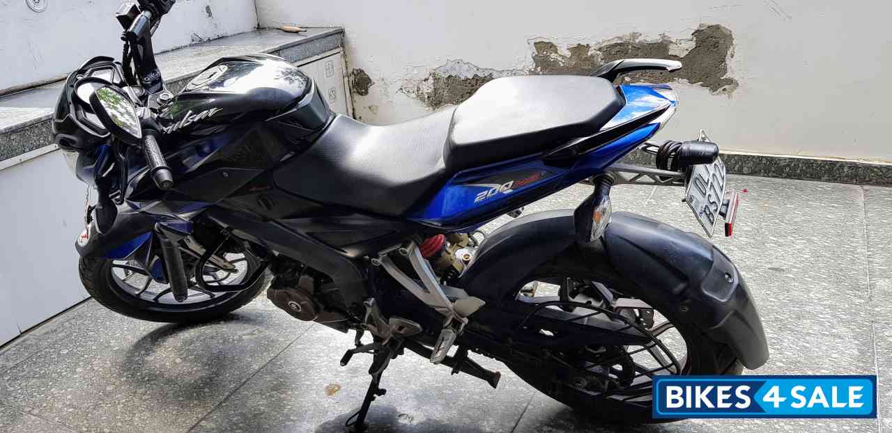 Black/blue Bajaj Pulsar 200 NS
