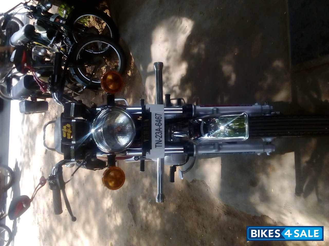 Red Yamaha RX 100 Red Yamaha RX 100