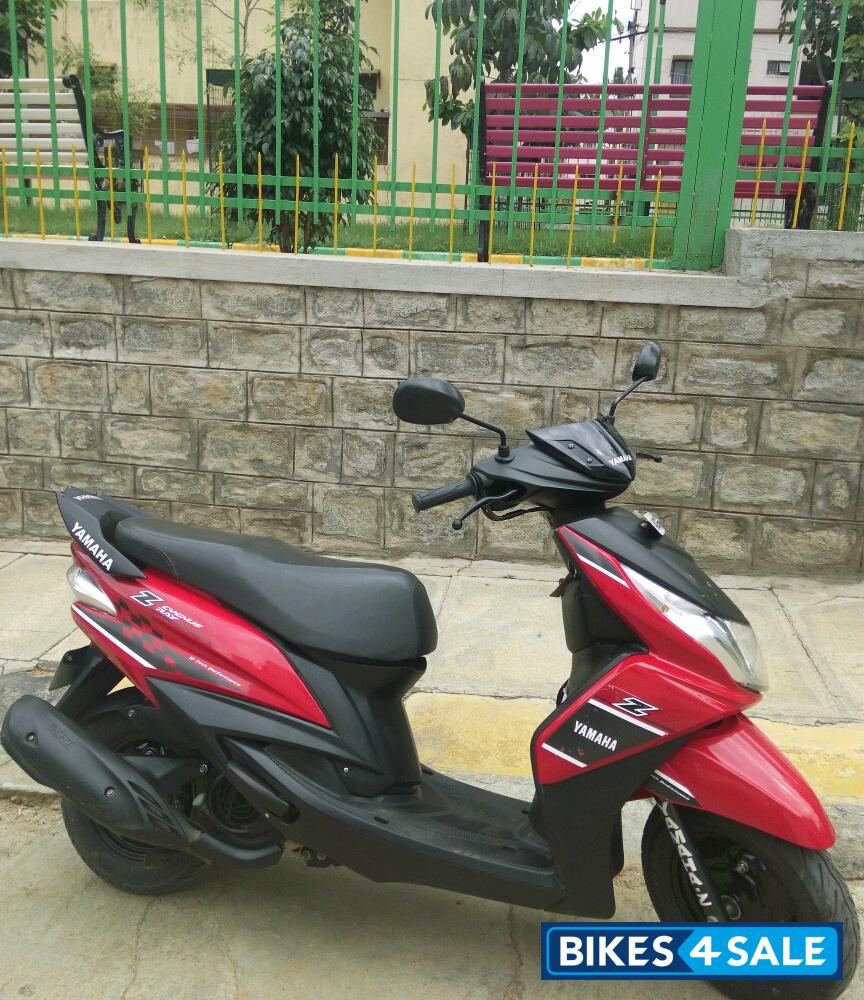Red Yamaha Ray Z