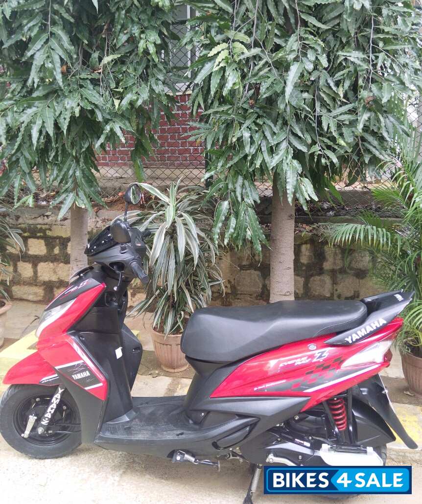 Red Yamaha Ray Z