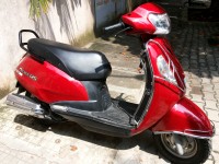 Red Suzuki Access 125