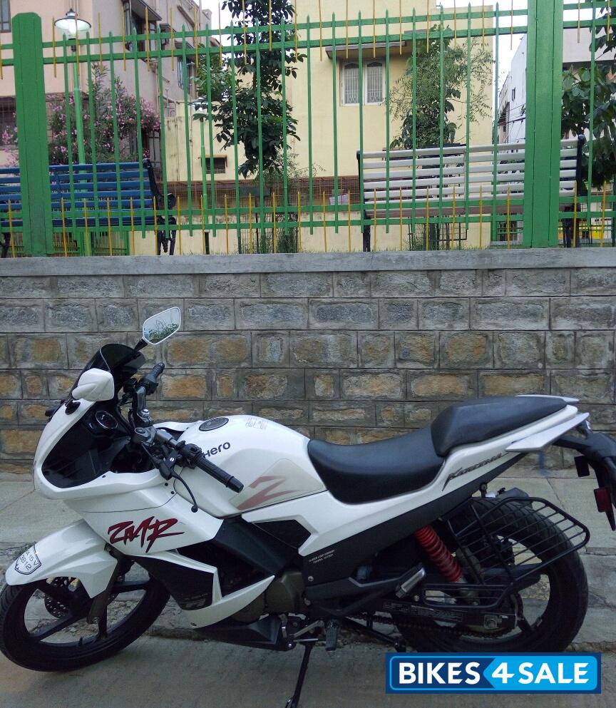 White Hero Karizma ZMR