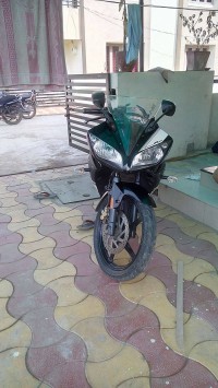 Racing Black Yamaha YZF R15