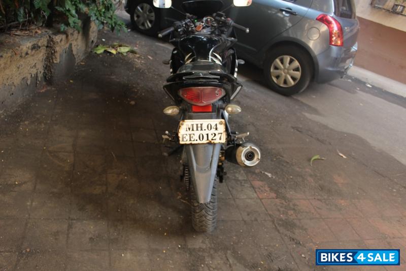 Black Yamaha YZF R15