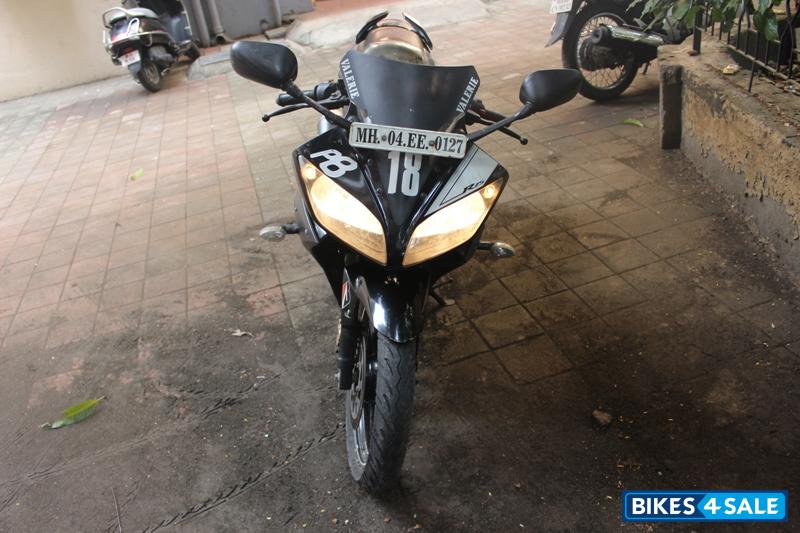 Black Yamaha YZF R15