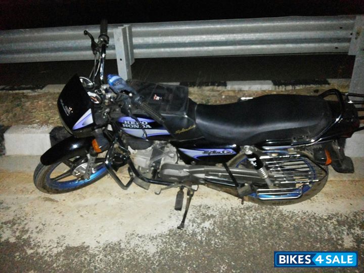 Black And Blue Hero Splendor Plus