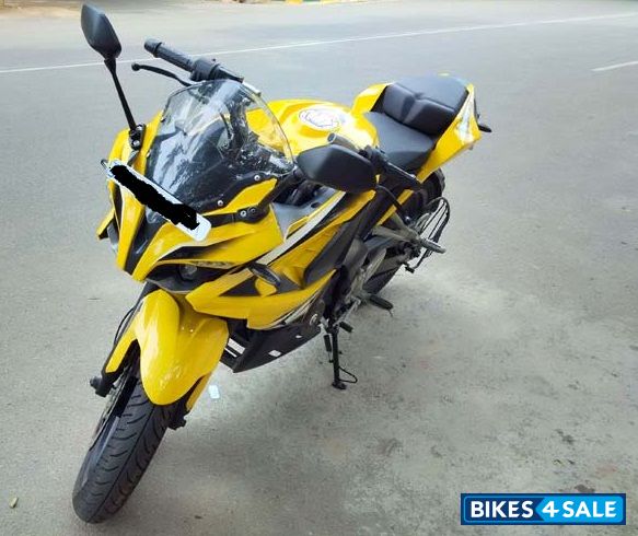 Yellow Bajaj Pulsar RS 200