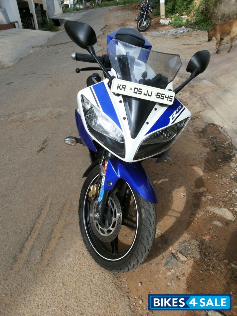 White And Blue Yamaha YZF R15 V2 White And Blue Yamaha YZF R15 V2