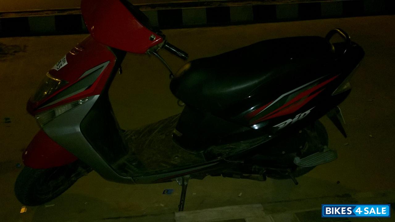 Used 2010 model Honda Dio for sale in Vadodara. ID 124502. Red And