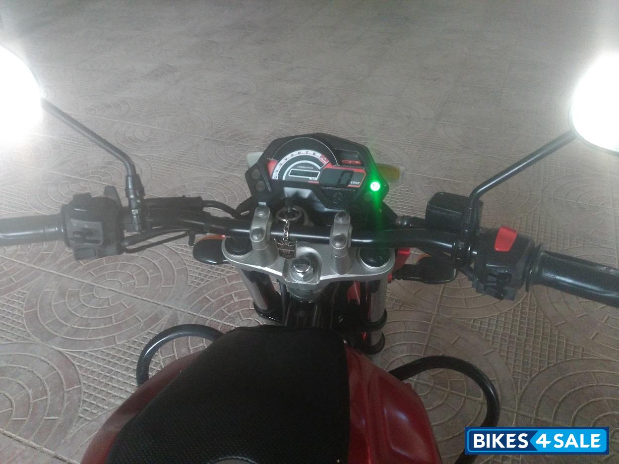 Red-black Yamaha FZ16