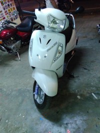 White Suzuki Access 125