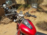 Red Bajaj Avenger 220 DTS-i