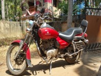 Red Bajaj Avenger 220 DTS-i
