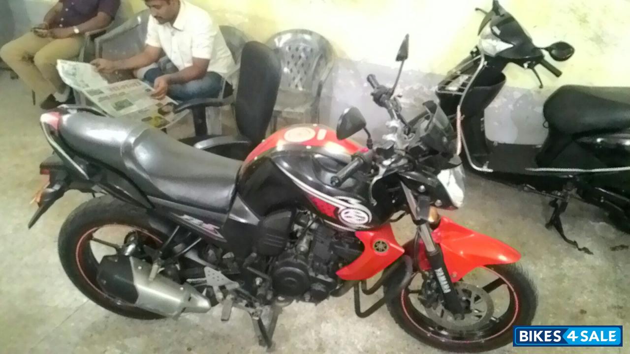 Black Golden Yamaha FZ-S