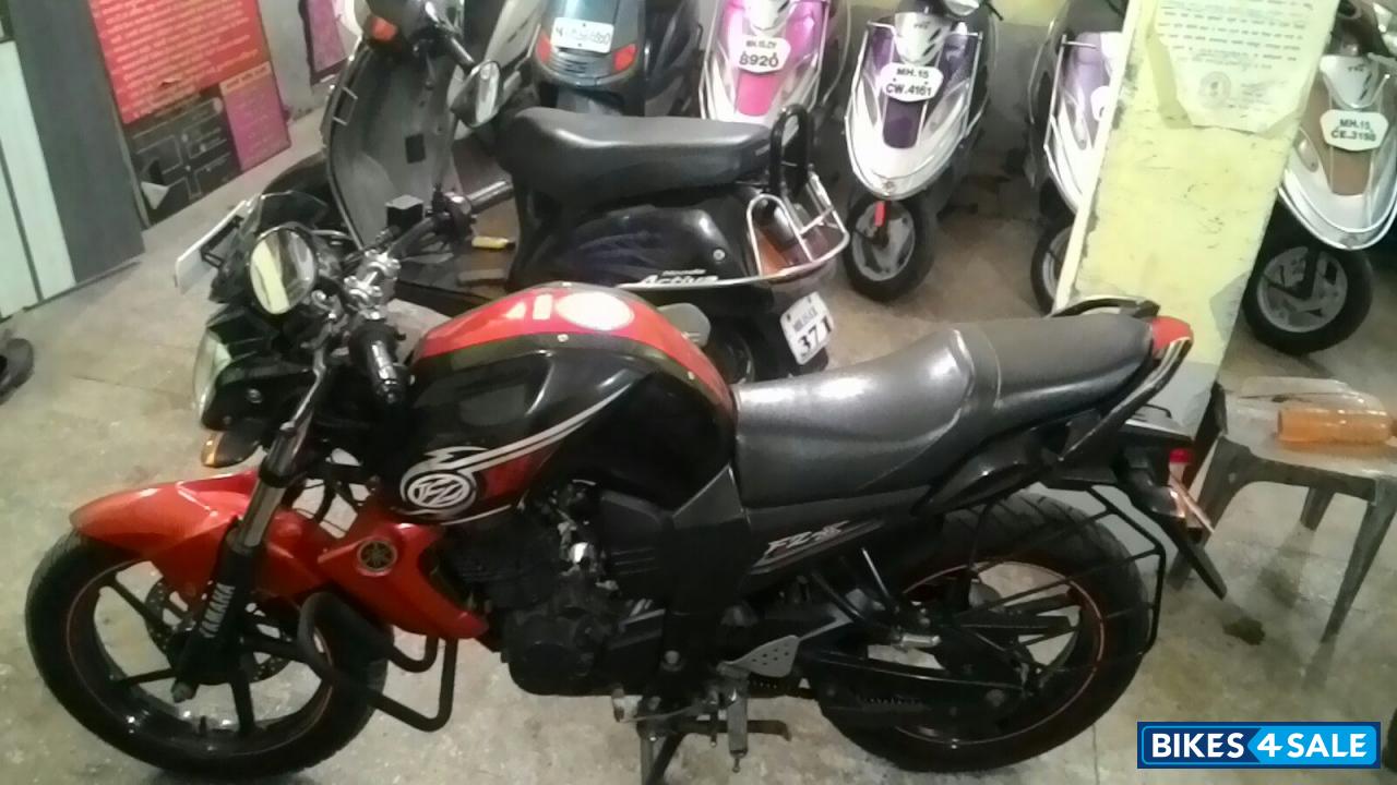 Black Golden Yamaha FZ-S