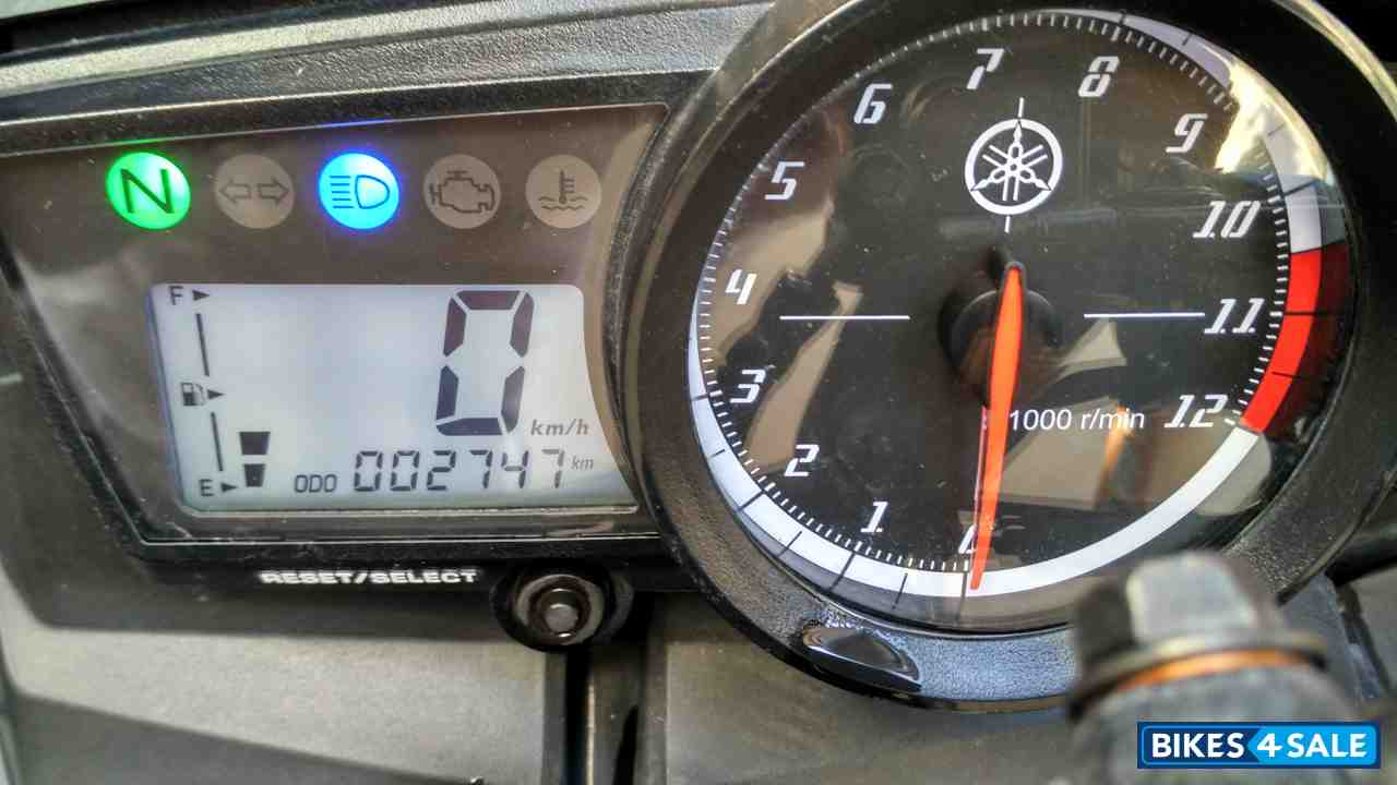 Gold And Black Yamaha YZF R15 V2