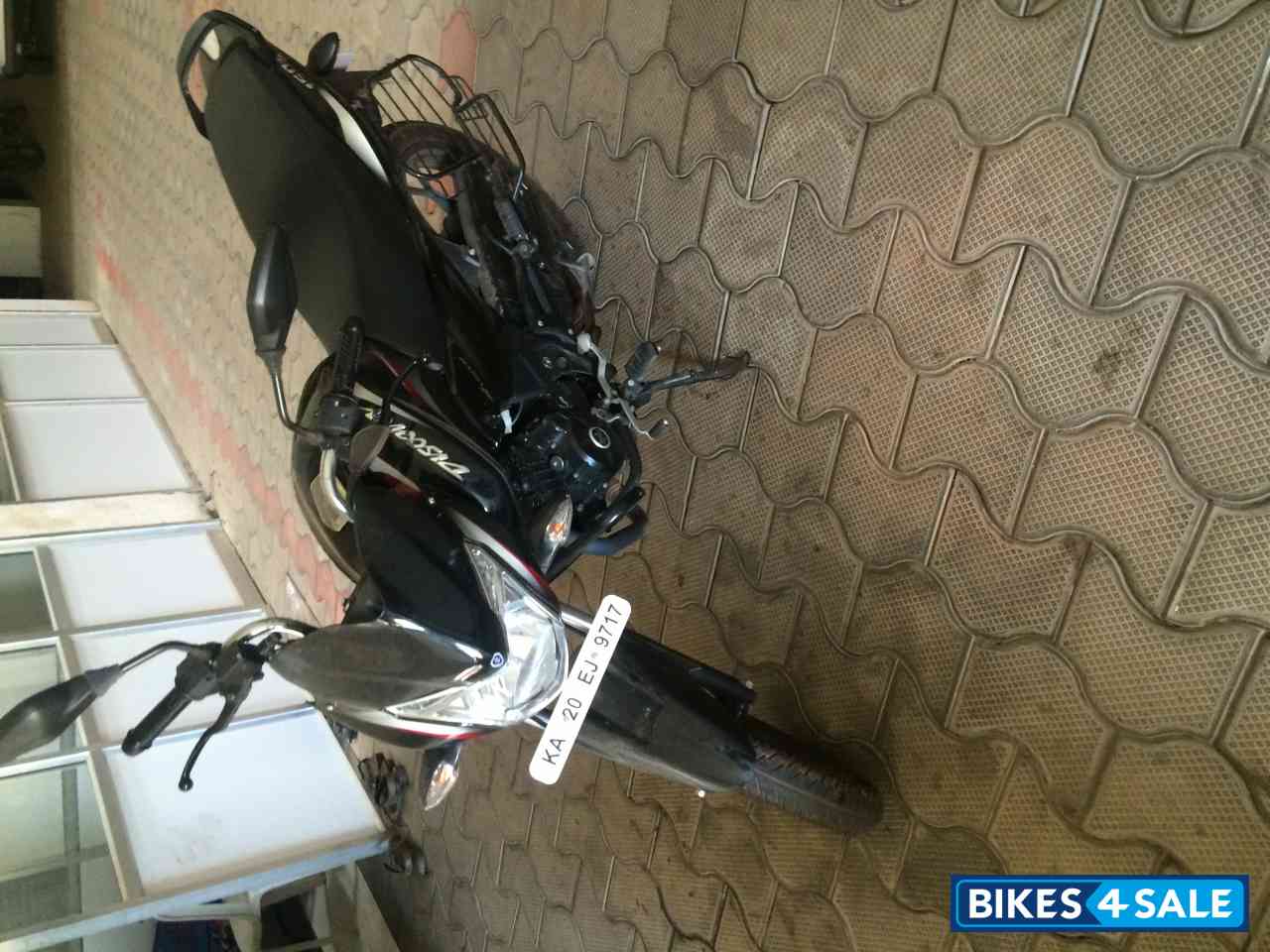 Black And Red Bajaj Discover 150 S