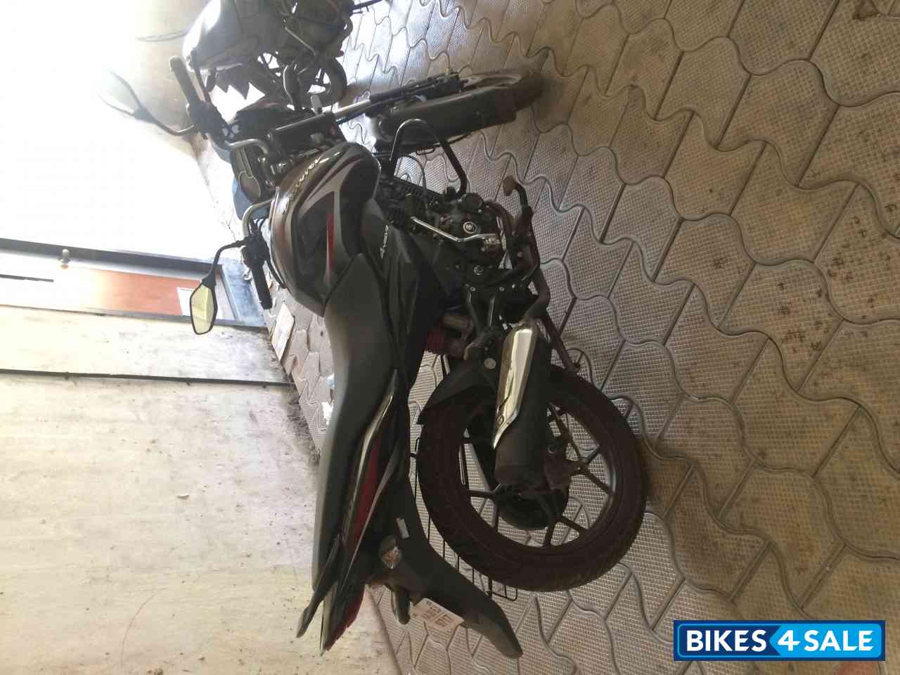 Black And Red Bajaj Discover 150 S