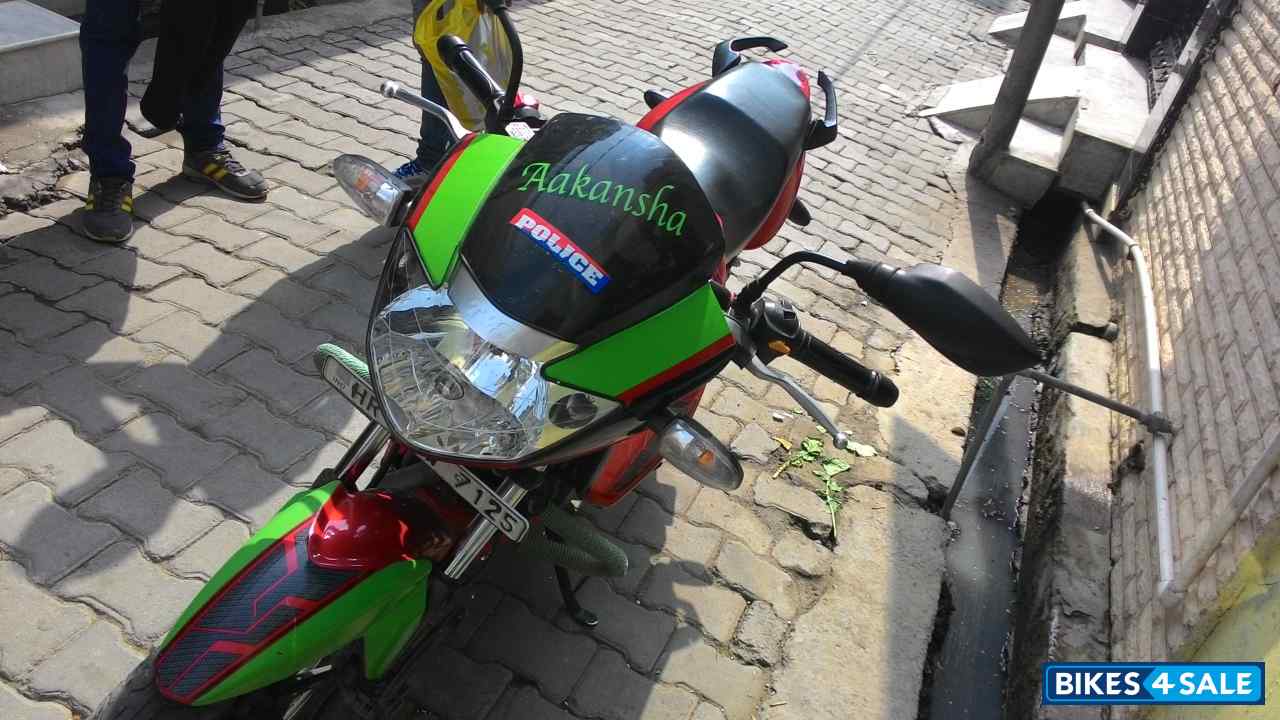 Red TVS Apache RTR 160