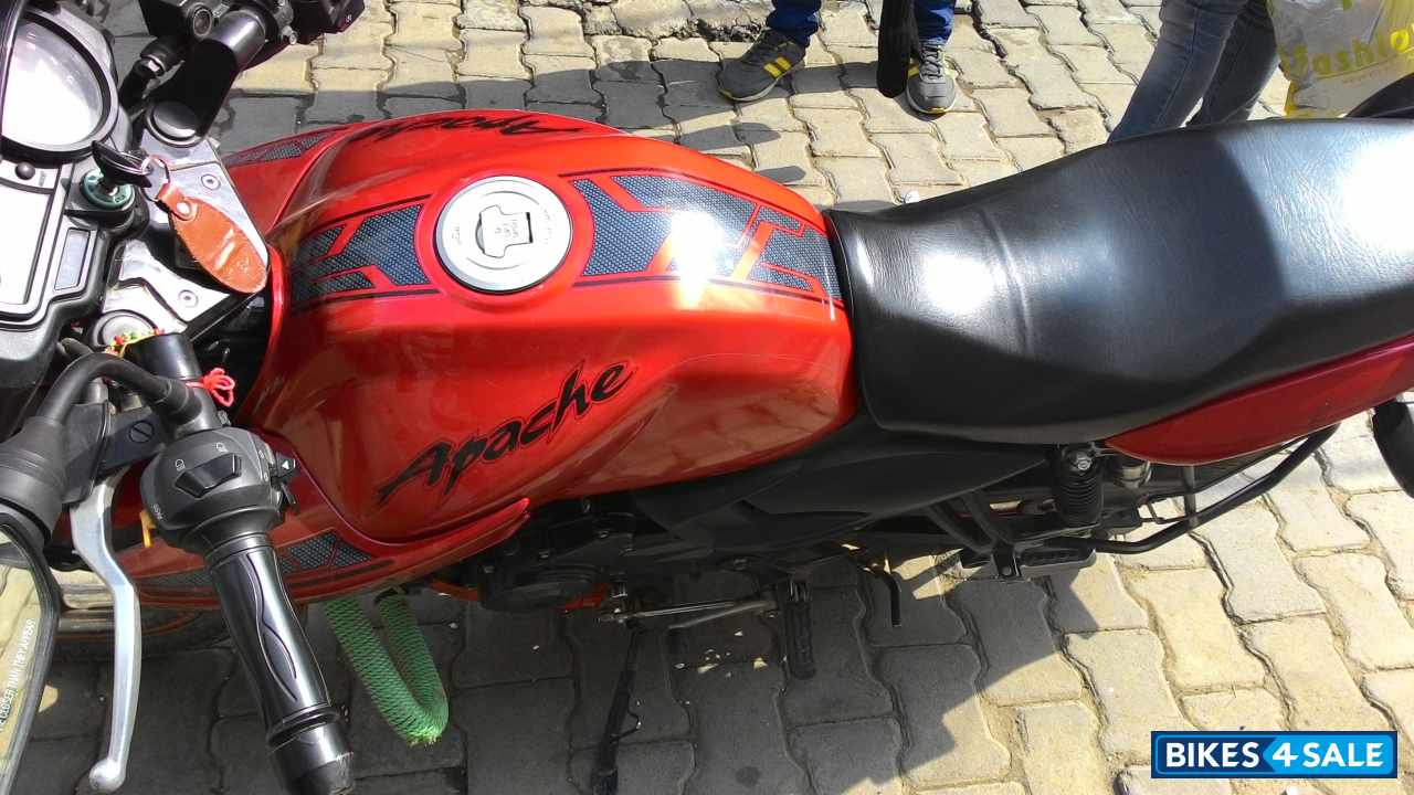Red TVS Apache RTR 160