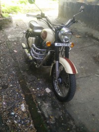 Tan Maroon Royal Enfield Classic 500