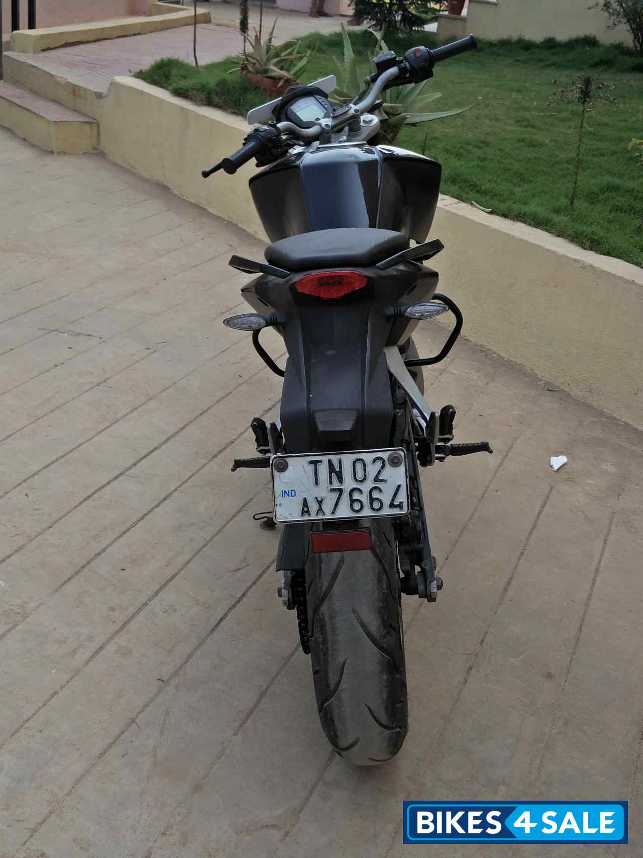 Black KTM Duke 200