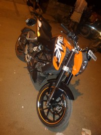 Orange KTM Duke 200