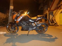 Orange KTM Duke 200