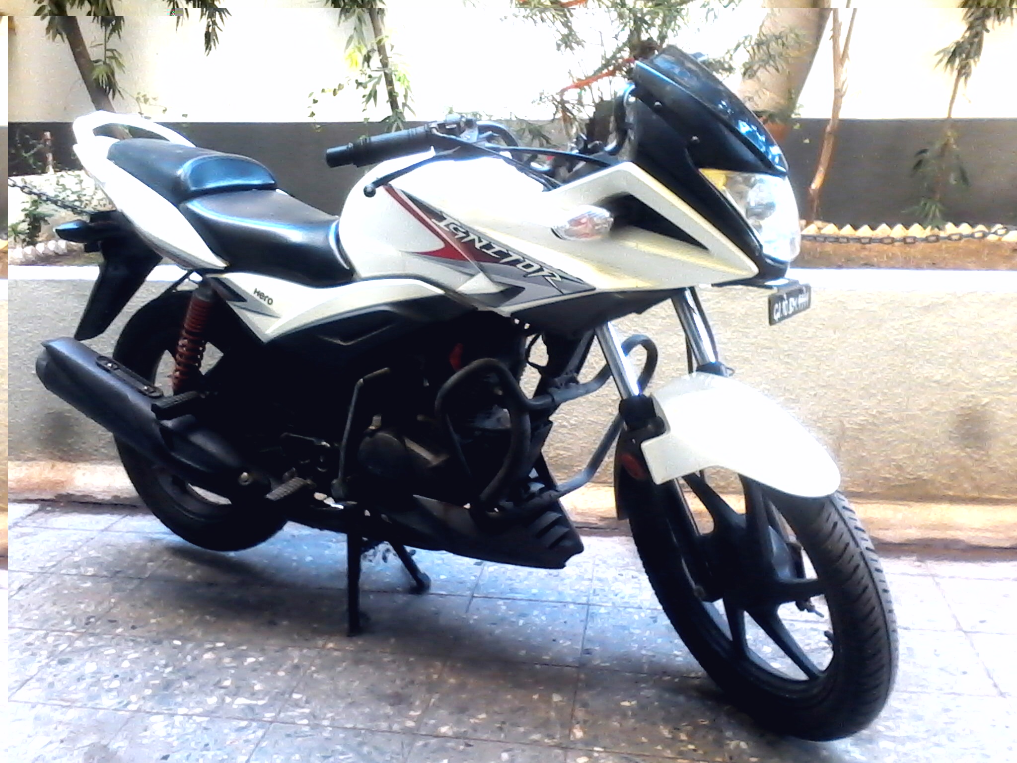 Used 2013 model Hero Ignitor for sale in Jamnagar. ID 126089. White