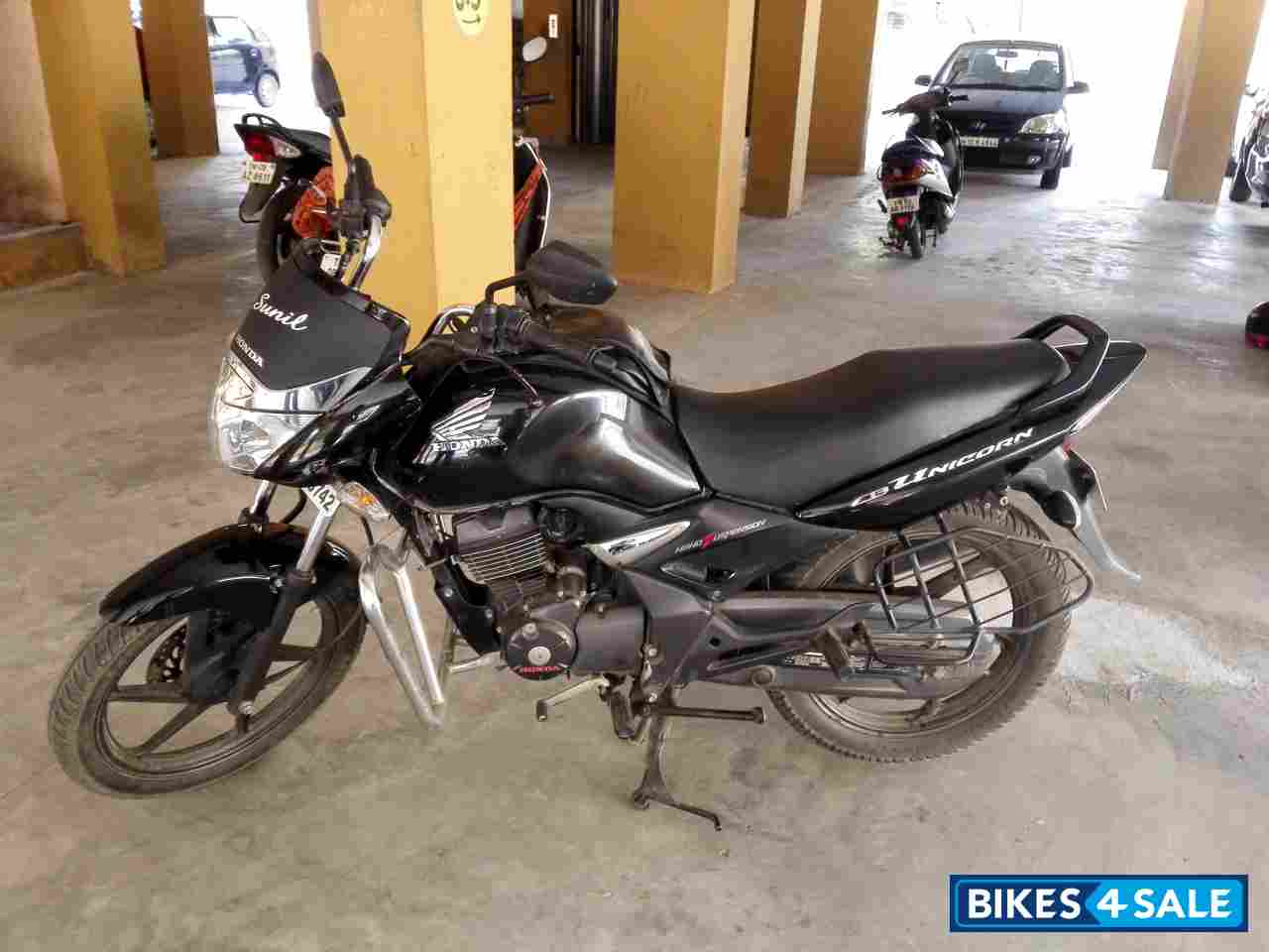 Black Honda CB Unicorn