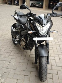 Black Bajaj Pulsar 200 NS