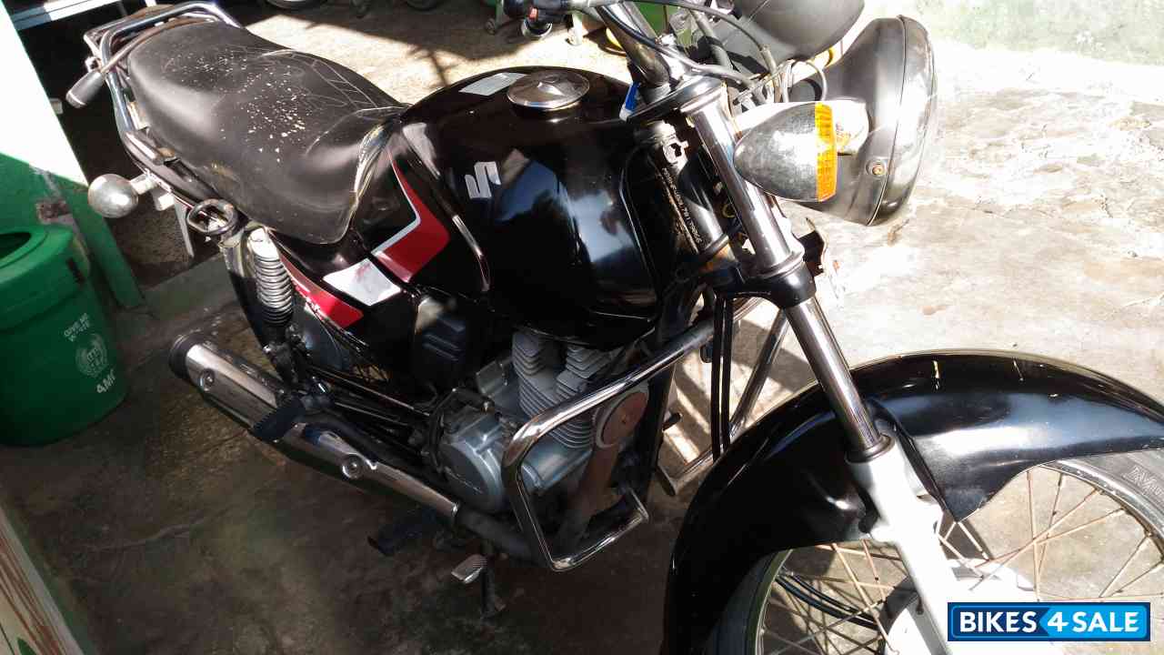 Red-black Suzuki Heat