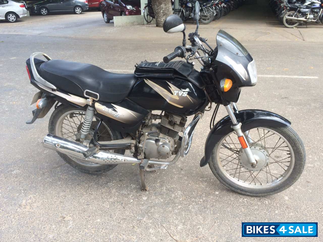 Black TVS Victor GL Black TVS Victor GL