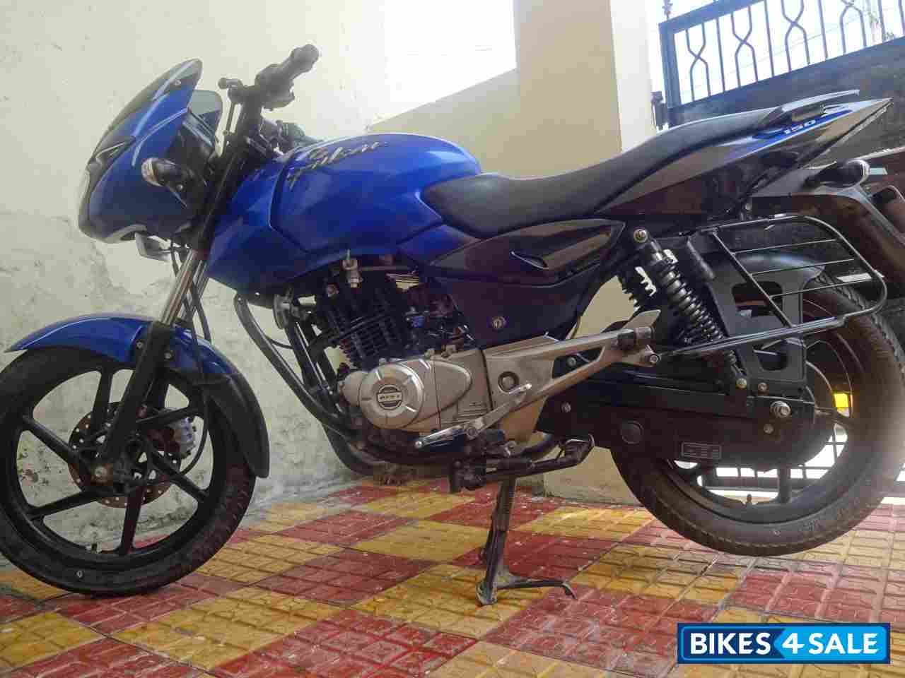 Blue And Black Bajaj Pulsar 150 DTSi Blue And Black Bajaj Pulsar 150 DTSi