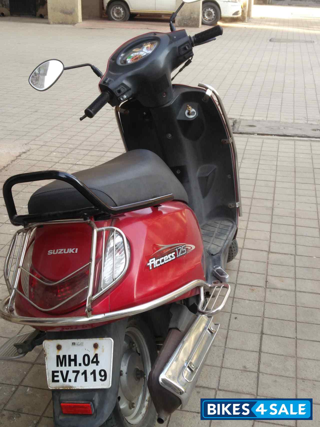 Red Suzuki Access 125