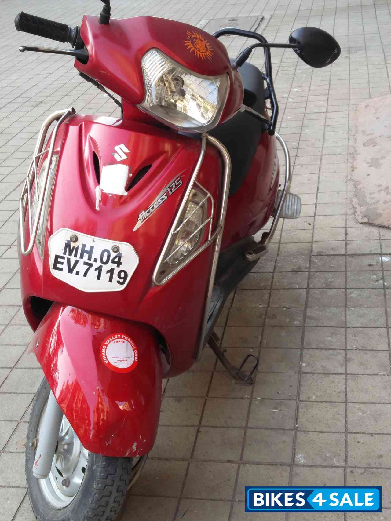 Red Suzuki Access 125