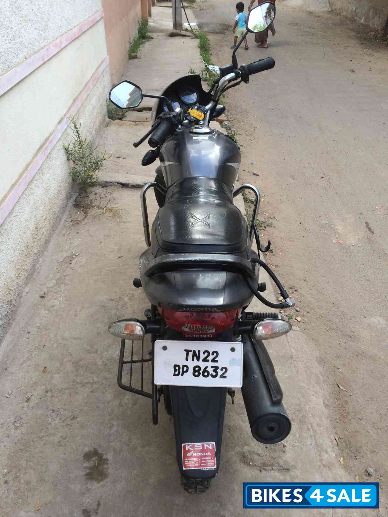 Grey Honda CB Shine Grey Honda CB Shine