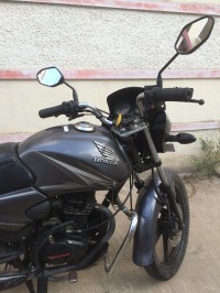 Grey Honda CB Shine