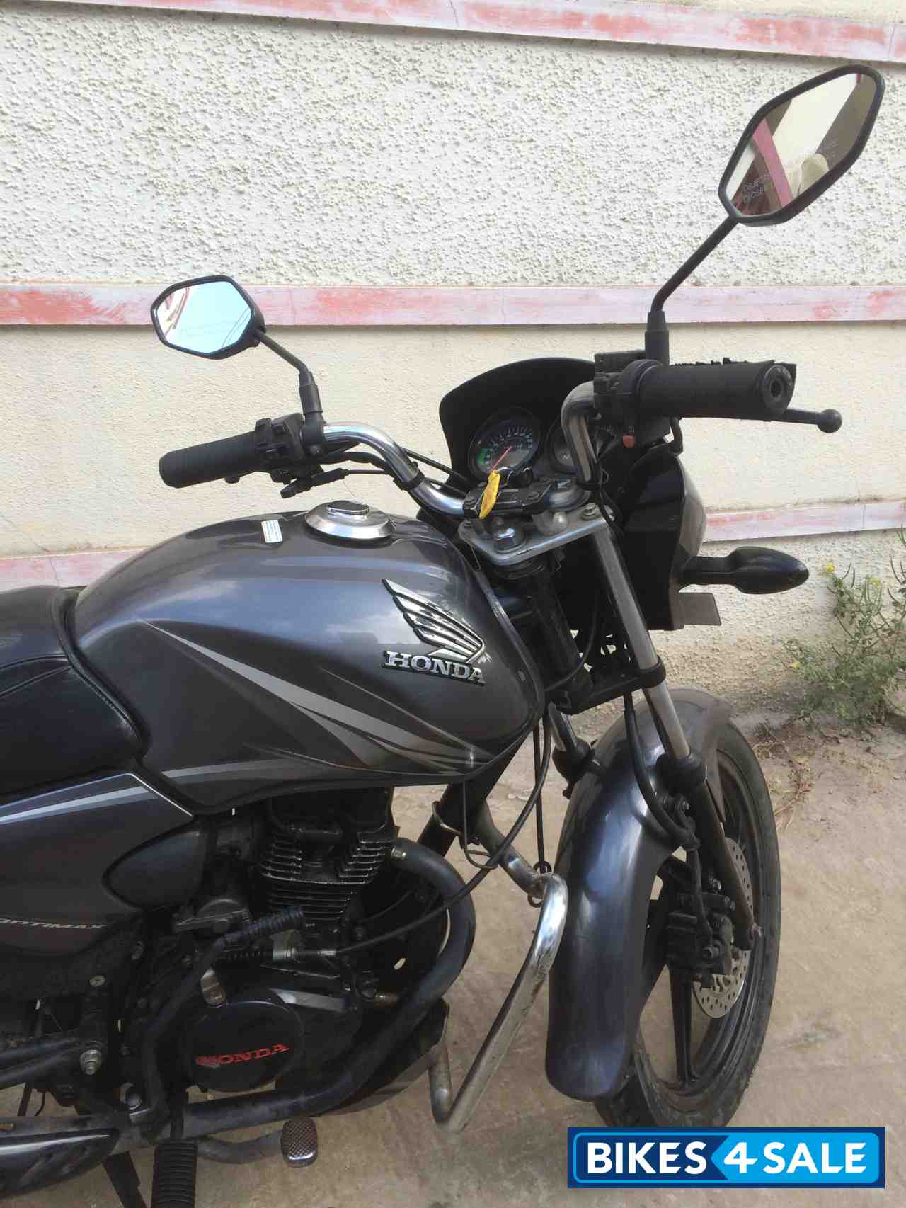 Grey Honda CB Shine Grey Honda CB Shine