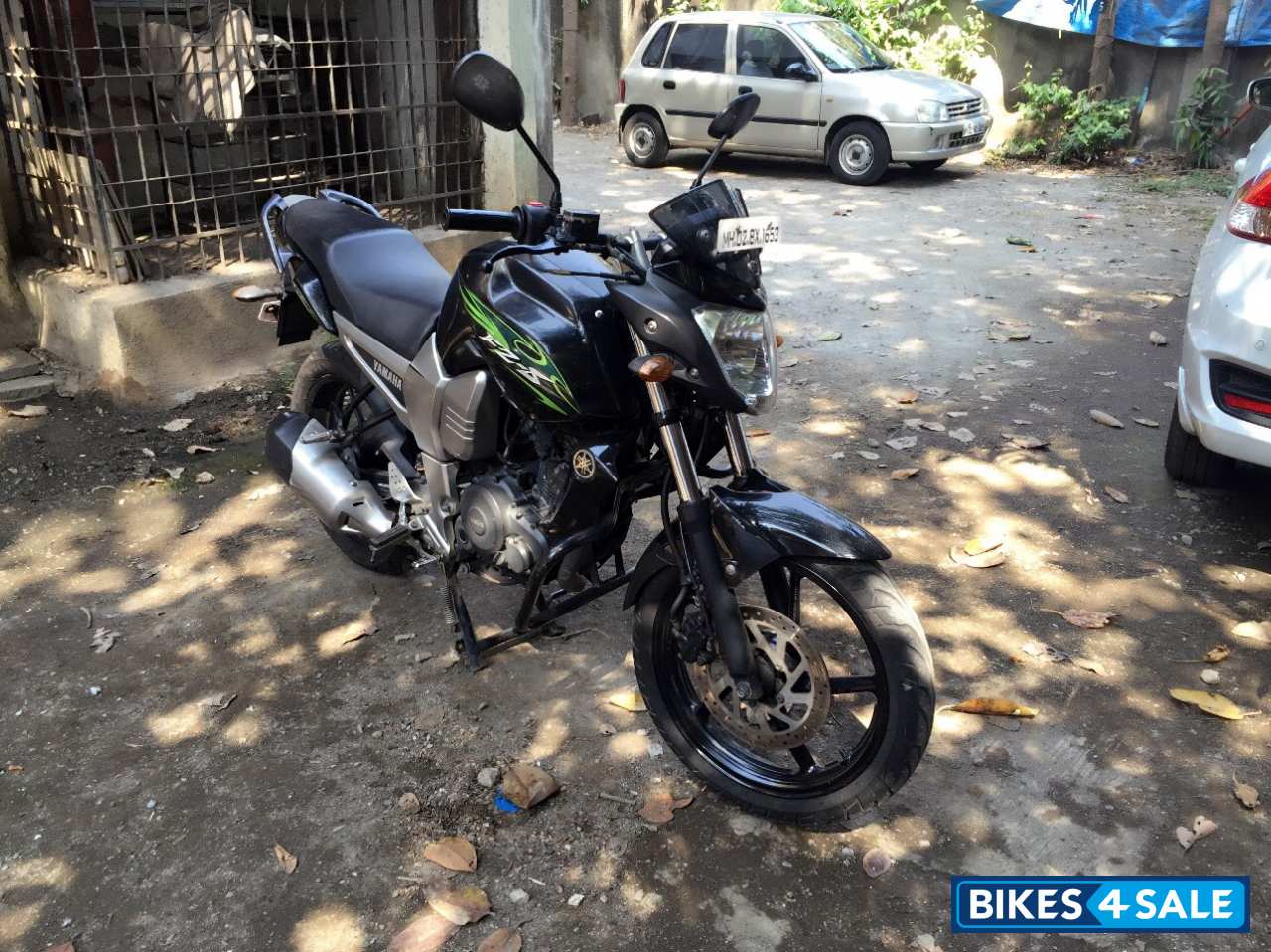 Black Yamaha FZ16