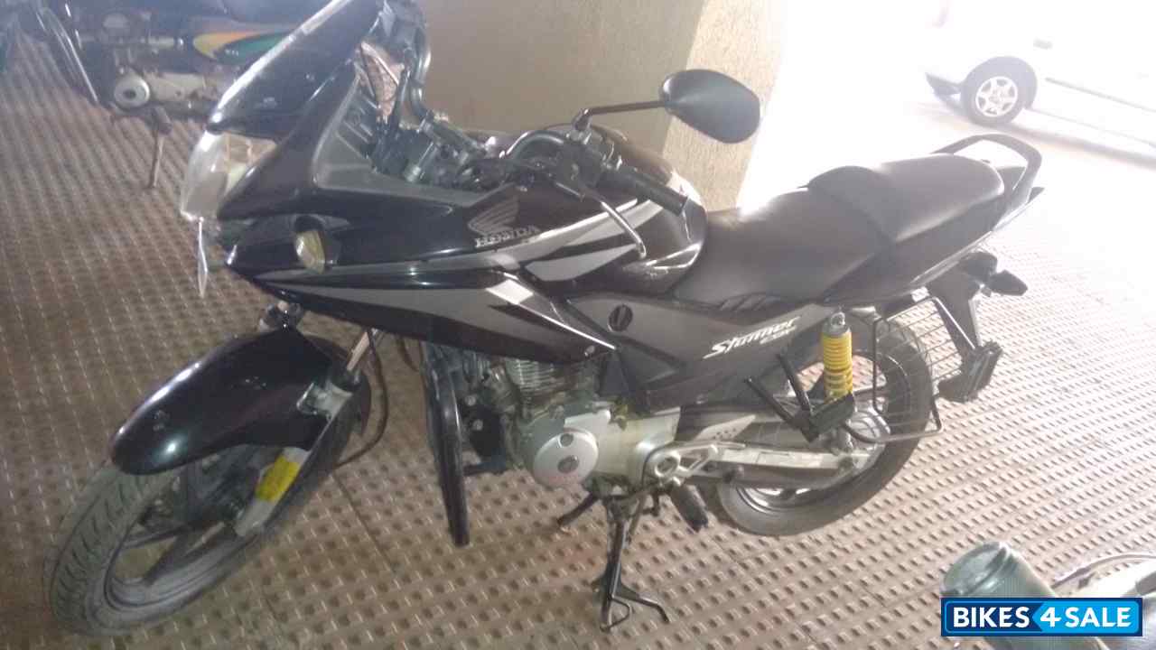 Black Honda CBF Stunner