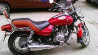Red Bajaj Avenger 220 DTS-i