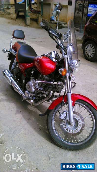 Red Bajaj Avenger 220 DTS-i Red Bajaj Avenger 220 DTS-i