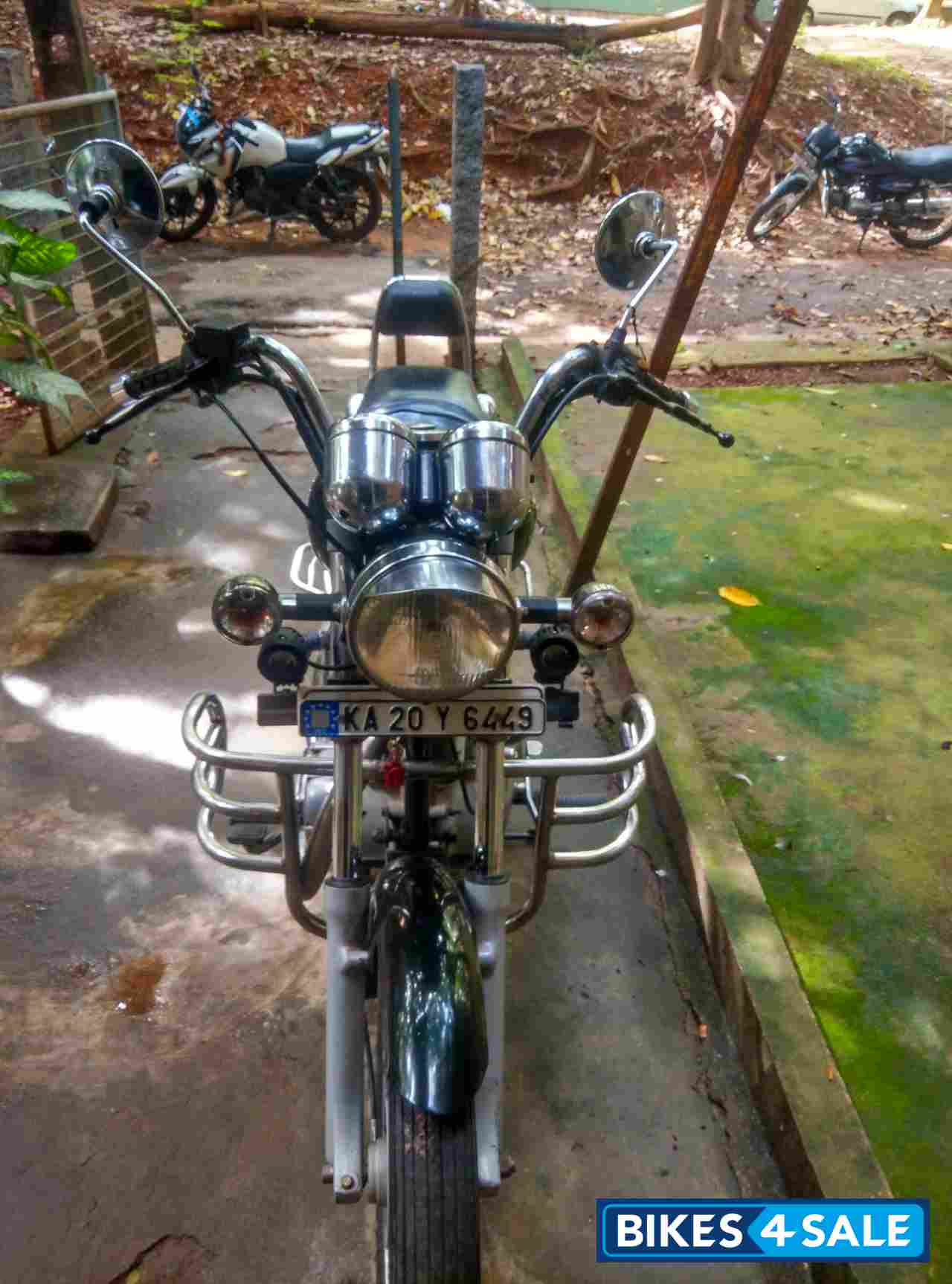 Black Royal Enfield Thunderbird TwinSpark 350