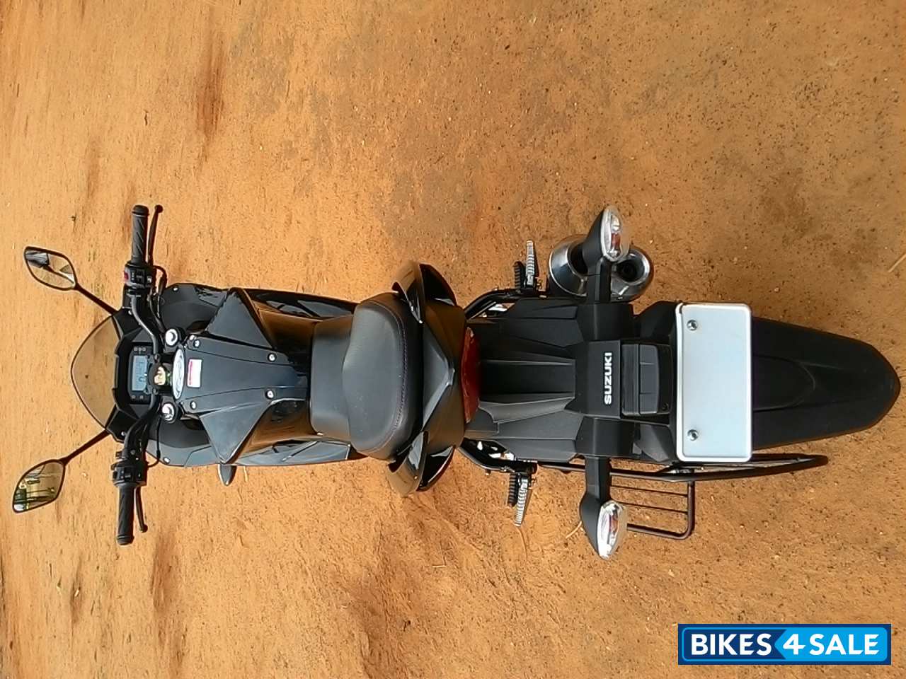 Black Suzuki Gixxer SF Black Suzuki Gixxer SF