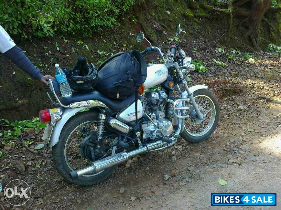 Silver Royal Enfield Thunderbird TwinSpark 350 Silver Royal Enfield Thunderbird TwinSpark 350