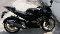 Black Yamaha YZF R15 V2
